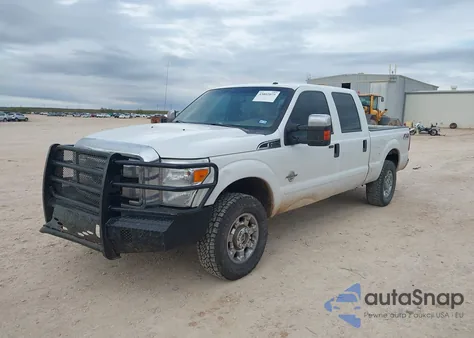 2015 Ford F-250 Xlt z USA, uszkodzony, nr VIN 1FT7W2BT7FEC52839